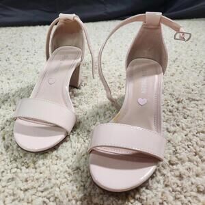 MSRP $109 Steve Madden Girls' pink nude sandal Size 1 - C13